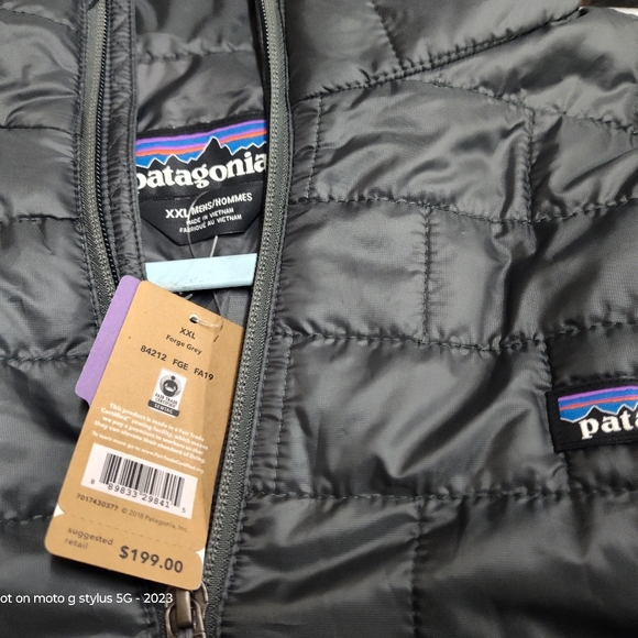 Patagonia Men's Nano Puff Lightweight Jacket (Forge Grey, 2XL) - Picture 3 of 3